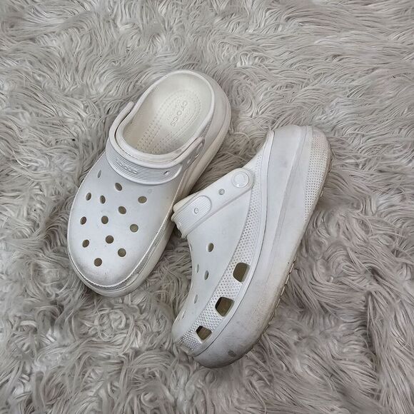 Crocs Classic Bae White Chunky Platform Clogs - Women’s Size 6 Slip On - Picture 1 of 5